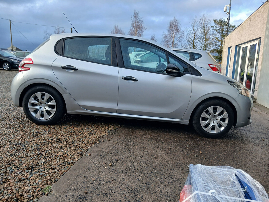 2013 Peugeot 208 1.0 68 bhp Access €5,650