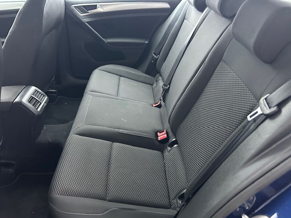 2019 Volkswagen Golf - image 6