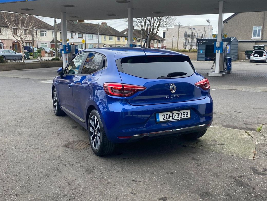 2020 Renault Clio - image 10