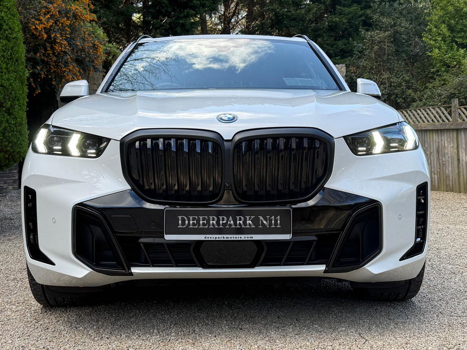 2025 BMW X5 - image 9