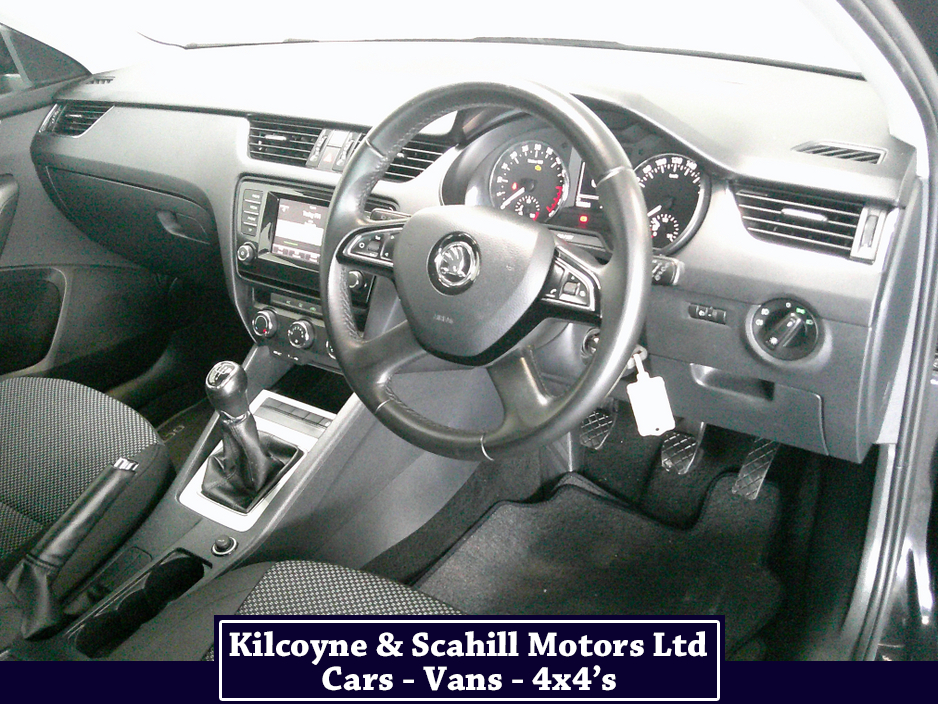 2015 Skoda Octavia - image 20