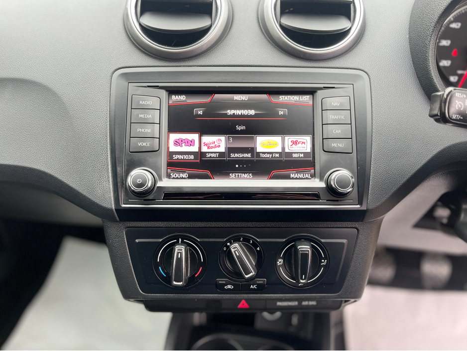 2016 SEAT Ibiza - image 12