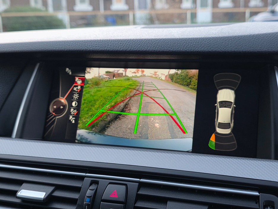 2014 BMW 5 Series - image 27