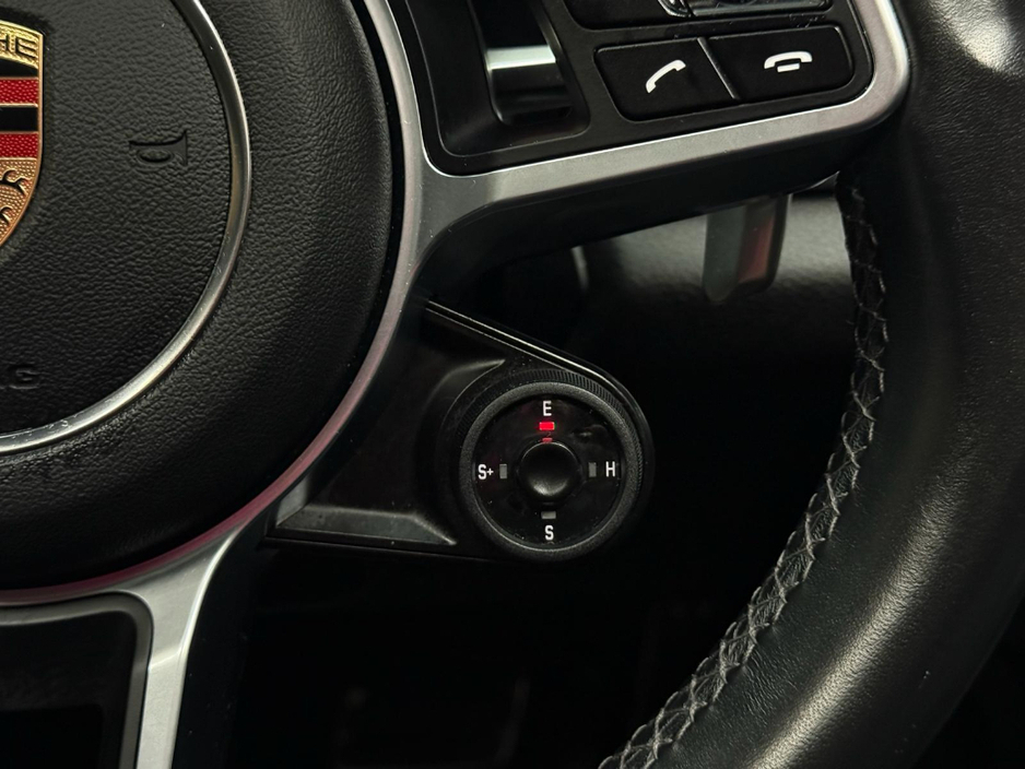 2019 Porsche Panamera - image 21
