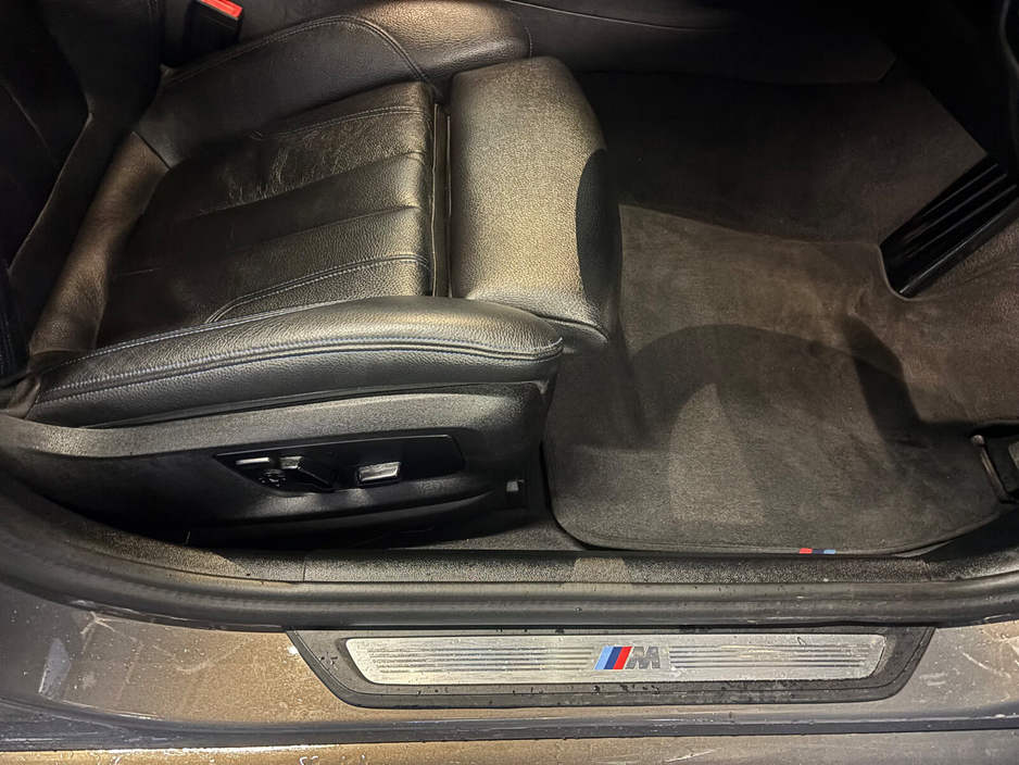 2023 BMW 5 Series - image 17