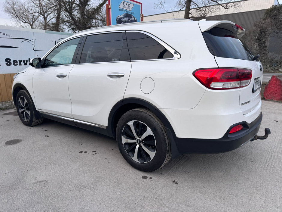 2017 Kia Sorento - image 18