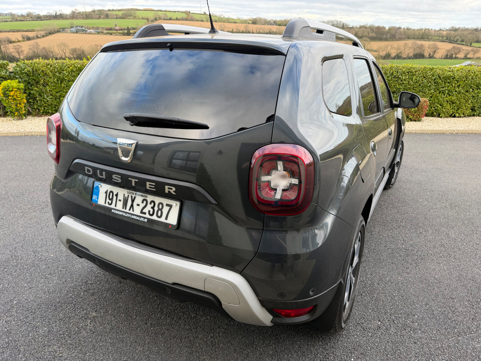 2019 Dacia Duster - image 3