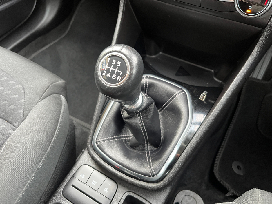 2018 Ford Fiesta - image 16