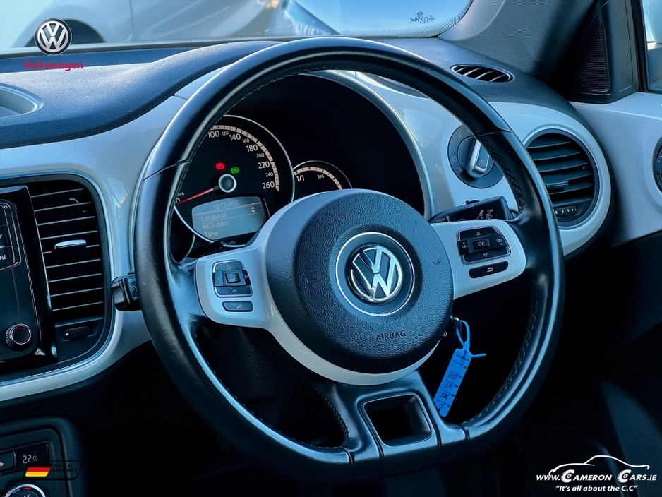 2013 Volkswagen Beetle - image 14