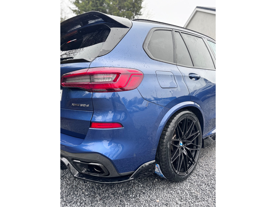 2020 BMW X5 - image 10