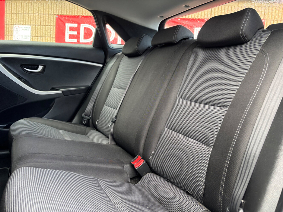 2015 Hyundai i30 - image 13