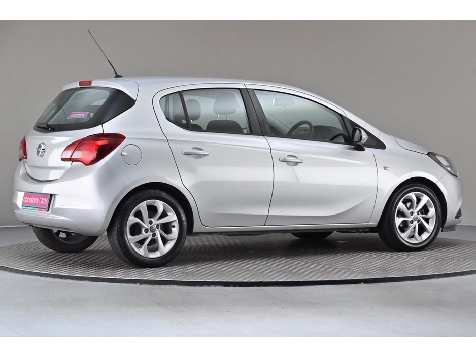 2016 Opel Corsa - image 10