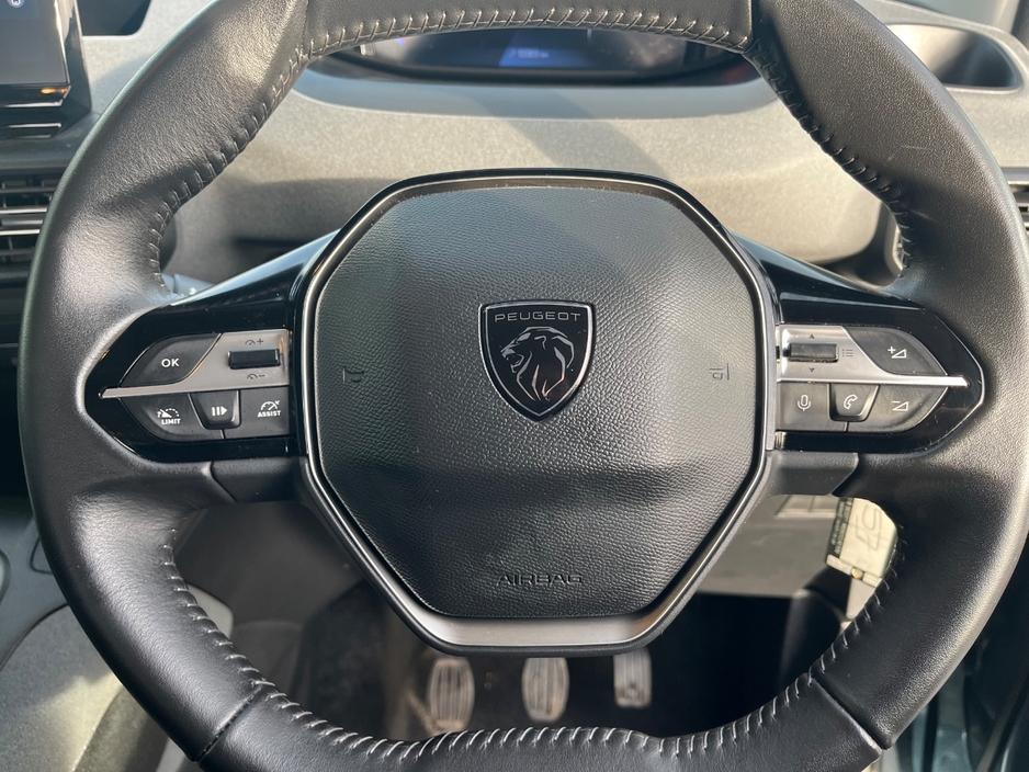 2025 Peugeot Rifter - image 19