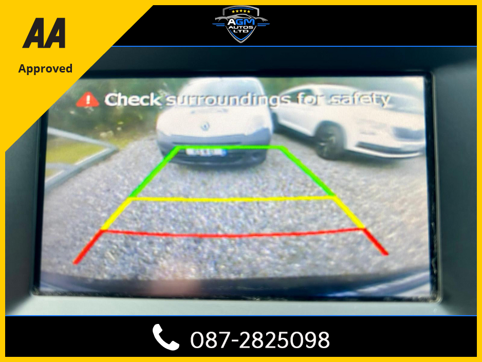 2015 Hyundai Santa Fe - image 16