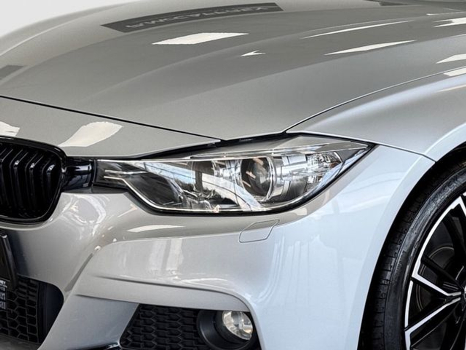 2015 BMW 3 Series - image 9