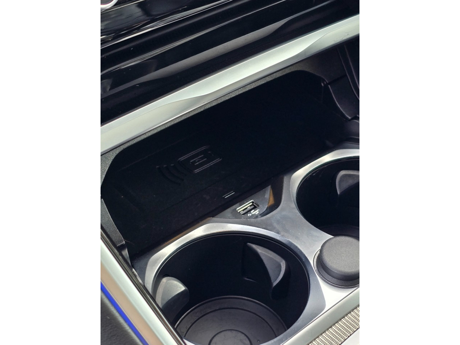 2021 BMW 8 Series - image 20