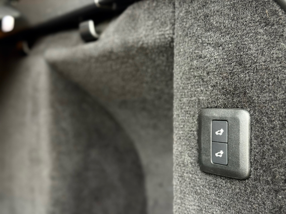 2021 Land Rover Range Rover Sport - image 11