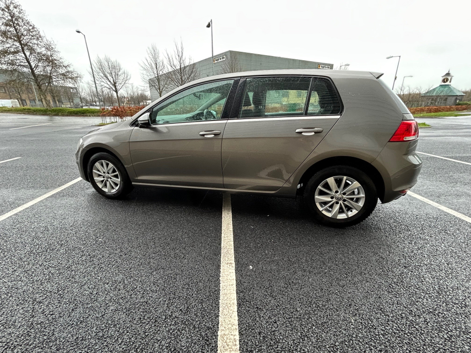 2014 Volkswagen Golf - image 4