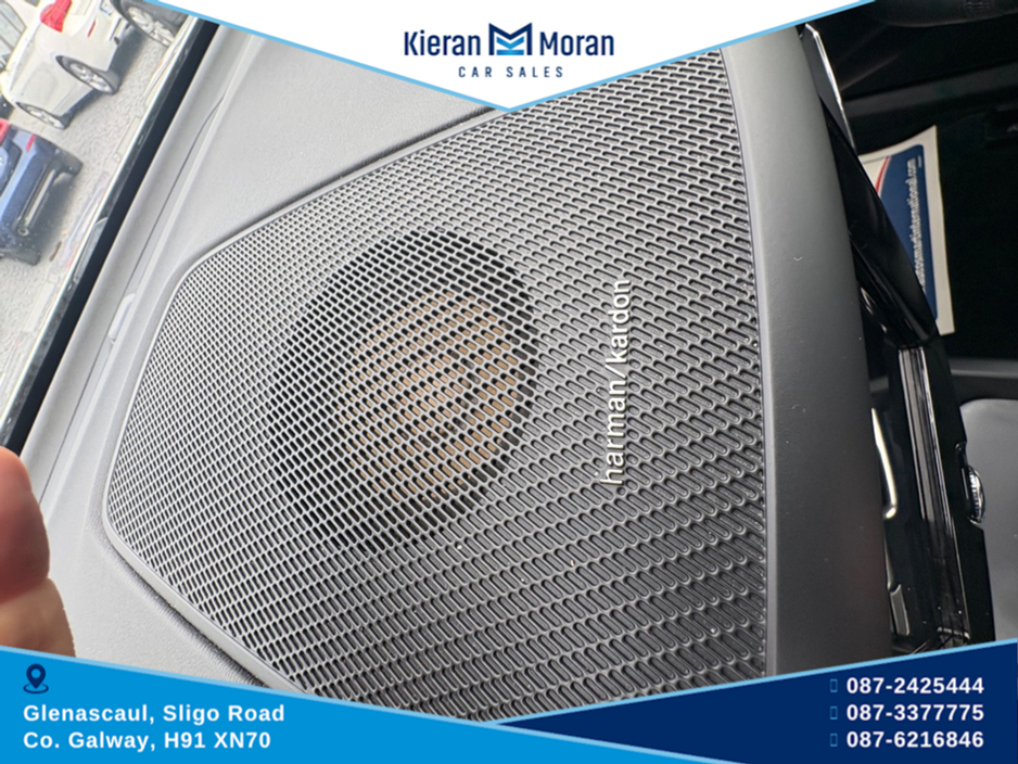 2018 Volvo XC60 - image 11