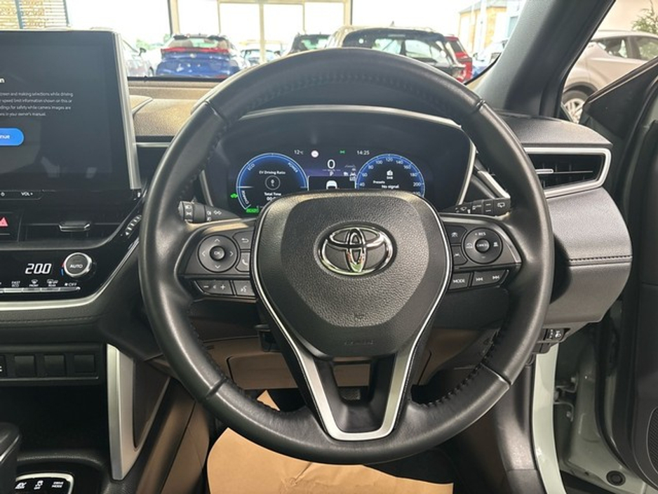 2024 Toyota Corolla Cross - image 9