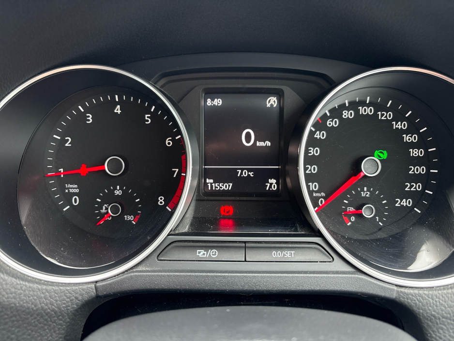 2014 Volkswagen Polo - image 13