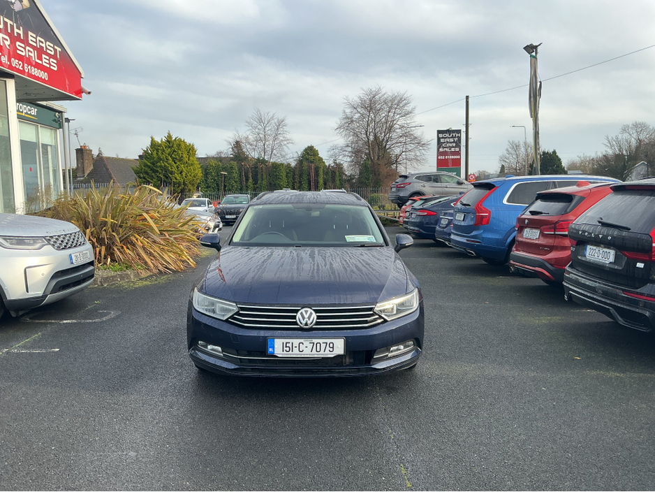2015 Volkswagen Passat - image 5