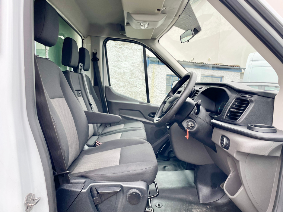 2023 Ford Transit - image 7