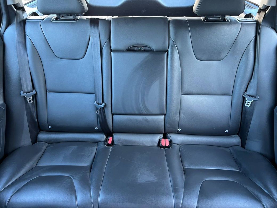 2016 Volvo V60 - image 12