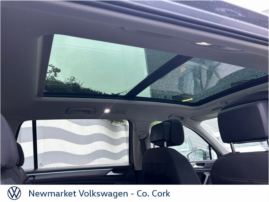 2024 Volkswagen Tiguan Allspace - image 8