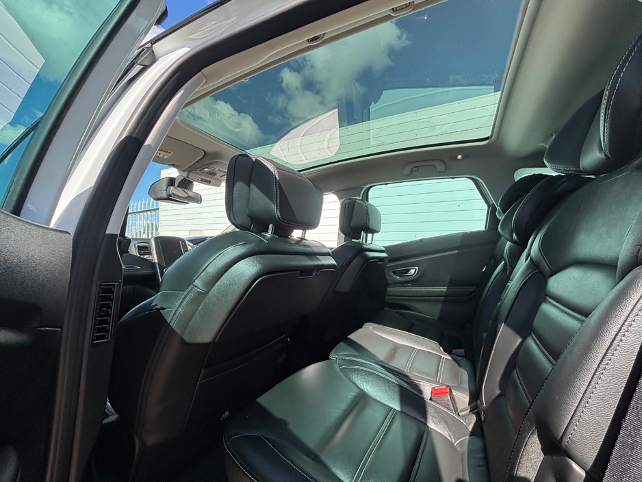 2018 Renault Scenic - image 17