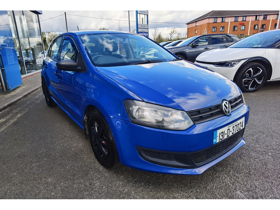 2013 Volkswagen Polo - image 3