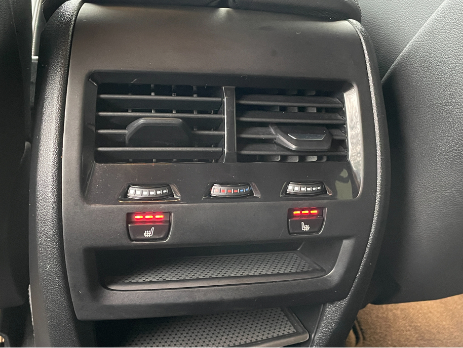 2022 BMW X5 - image 19