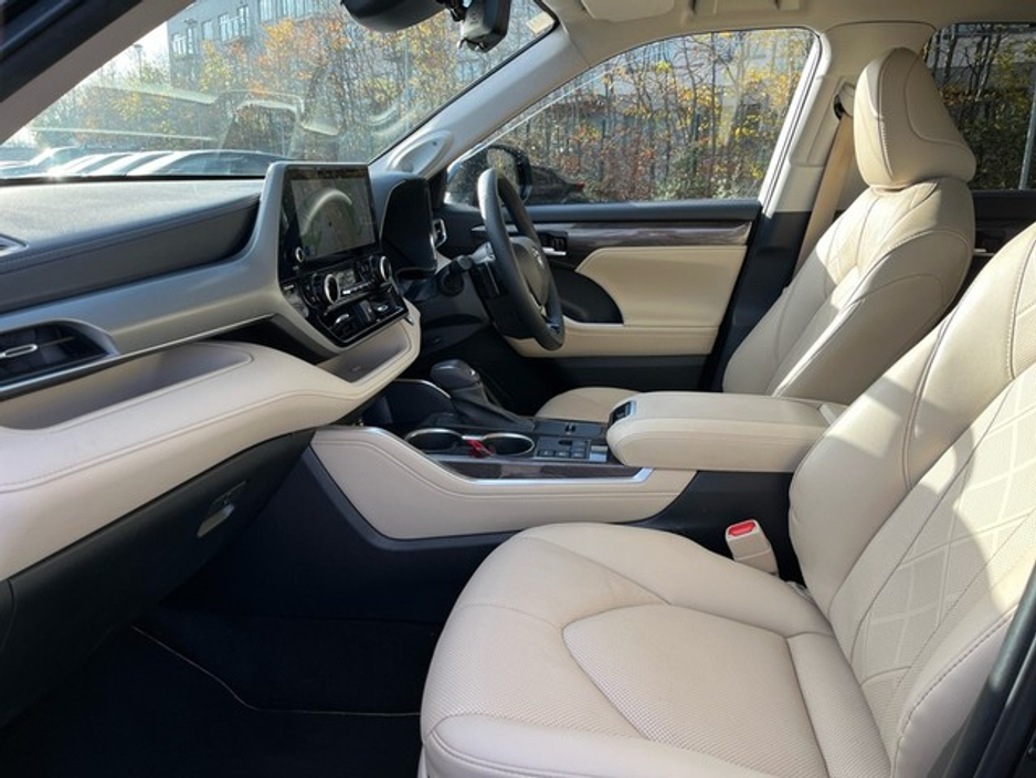 2023 Toyota Highlander PLATINUM 4DR AUTO €75,950