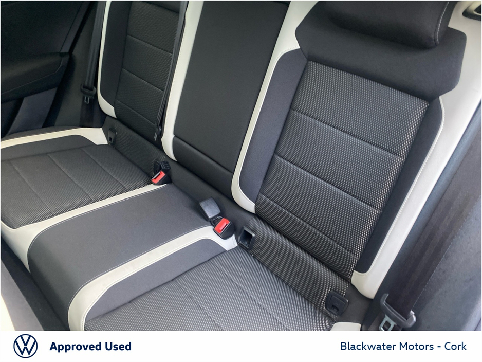 2019 Volkswagen T-Roc - image 26