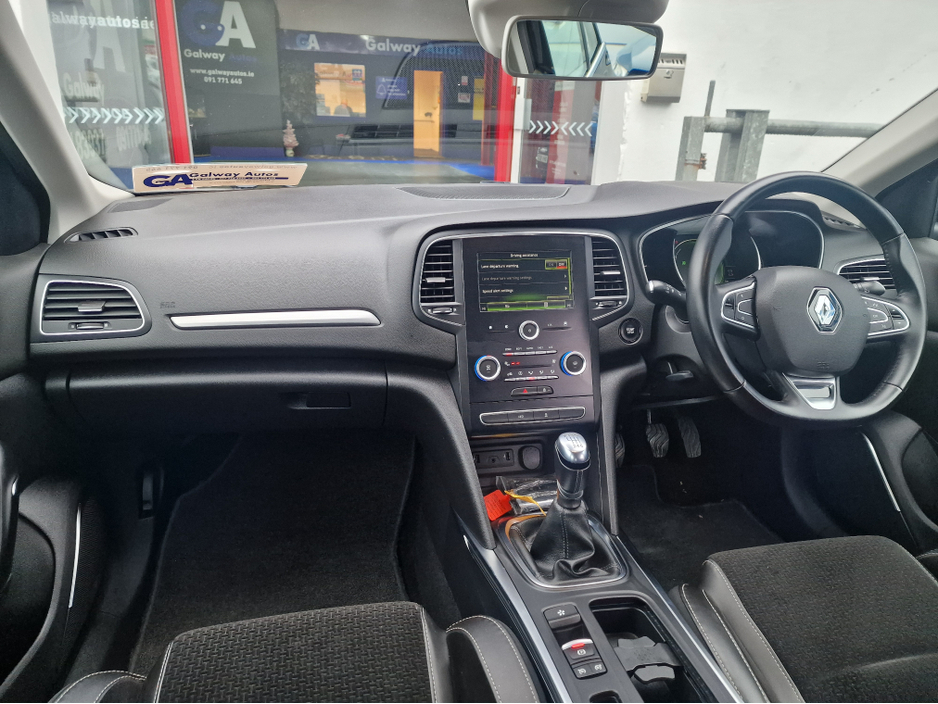 2017 Renault Megane - image 22