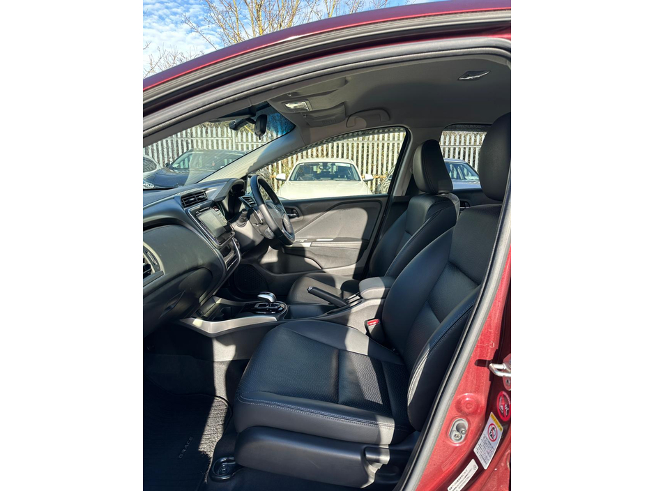 2015 Honda Grace - image 14