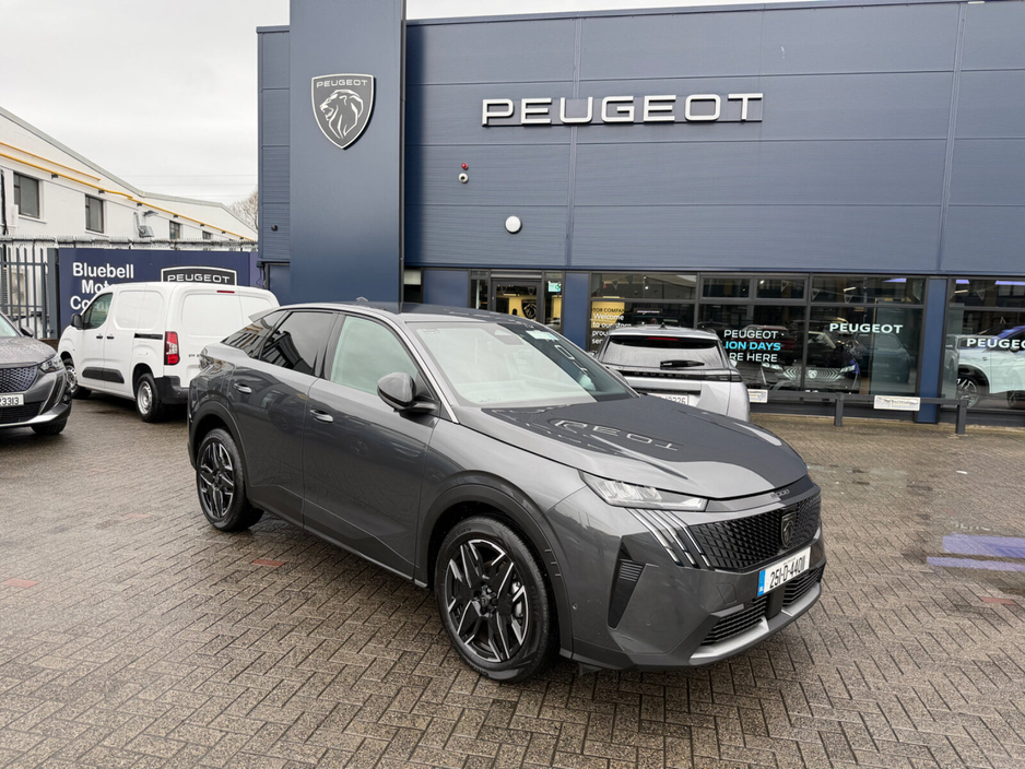2025 Peugeot 3008 - image 2