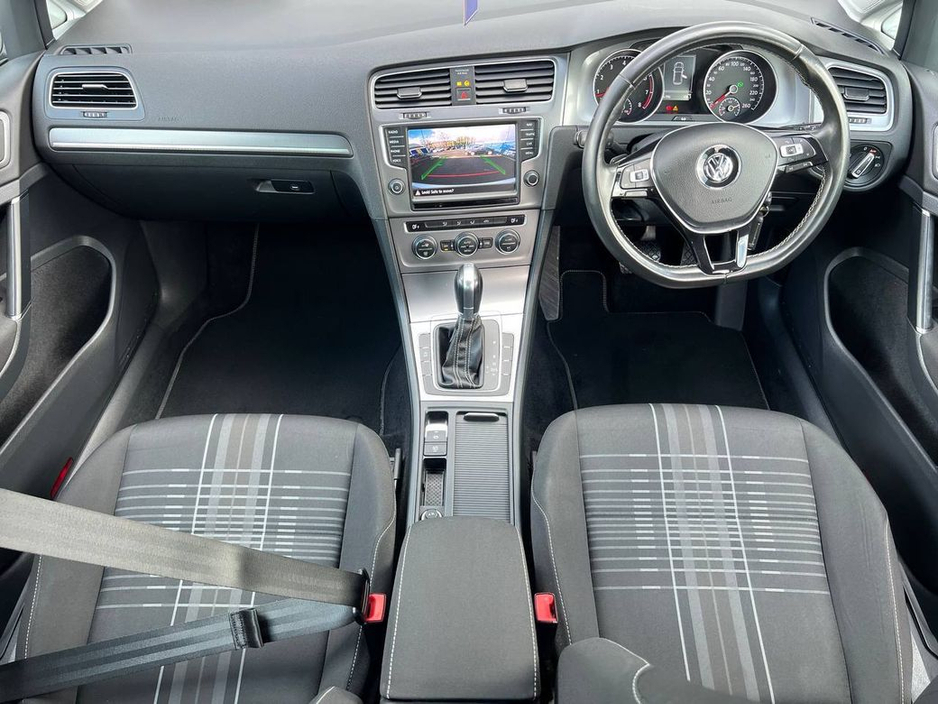 2015 Volkswagen Golf - image 9