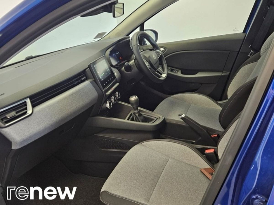 2025 Renault Clio - image 5