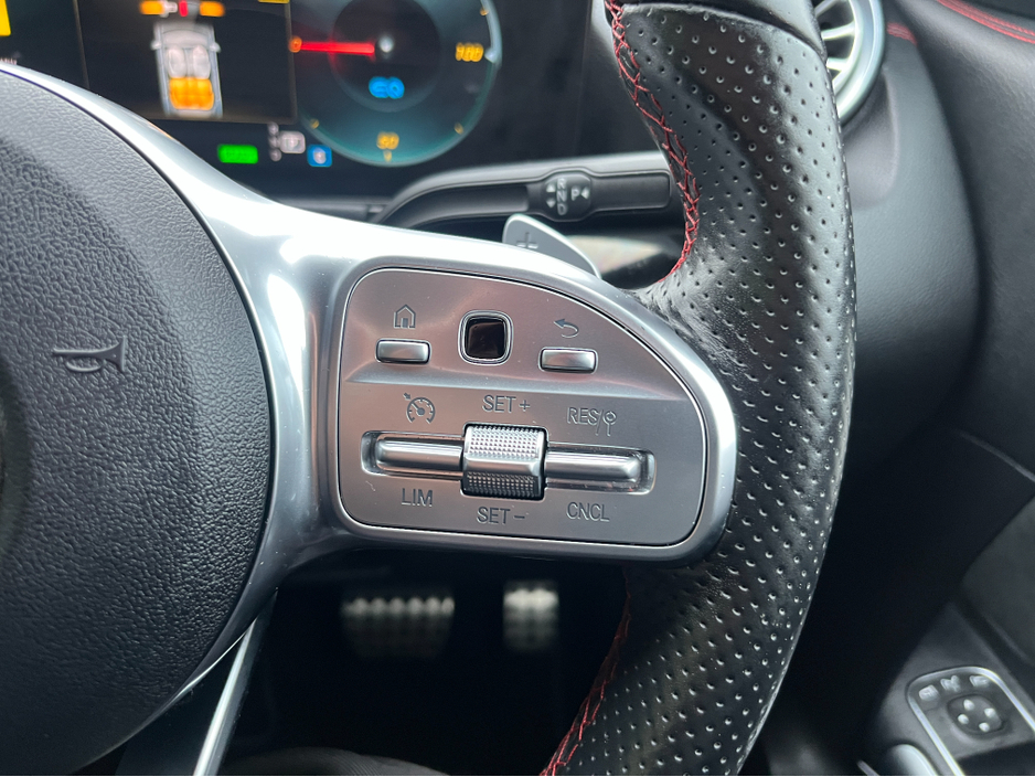 2024 Mercedes-Benz EQA 300 AMG LINE 4MATIC €34,950