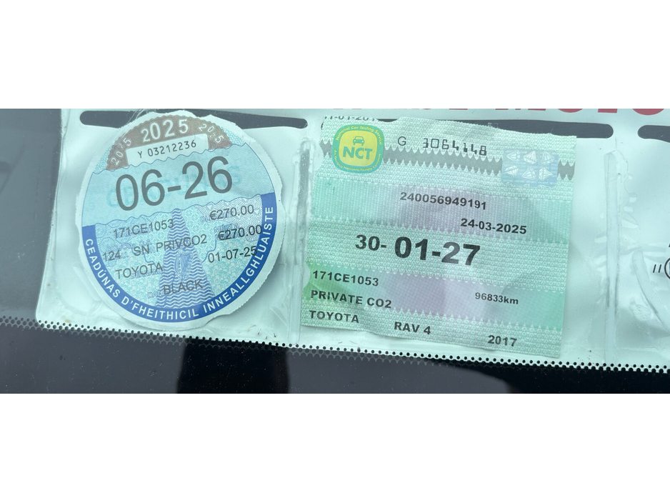 2017 Toyota Rav4 - image 13