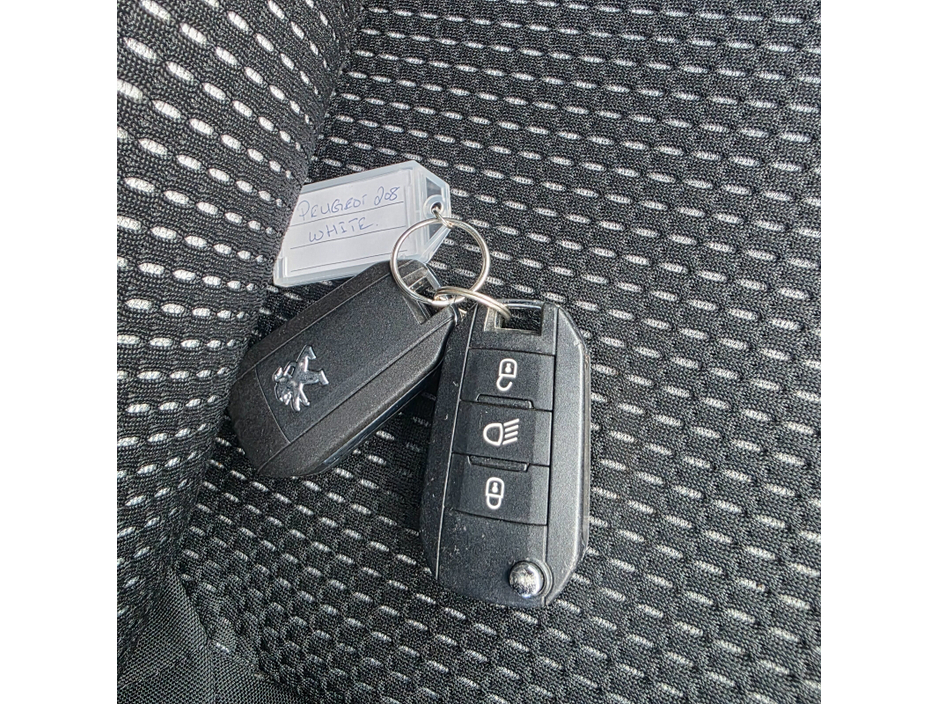 2016 Peugeot 208 1.2 Puretech 110 bhp automatic Allure 5d €9,950