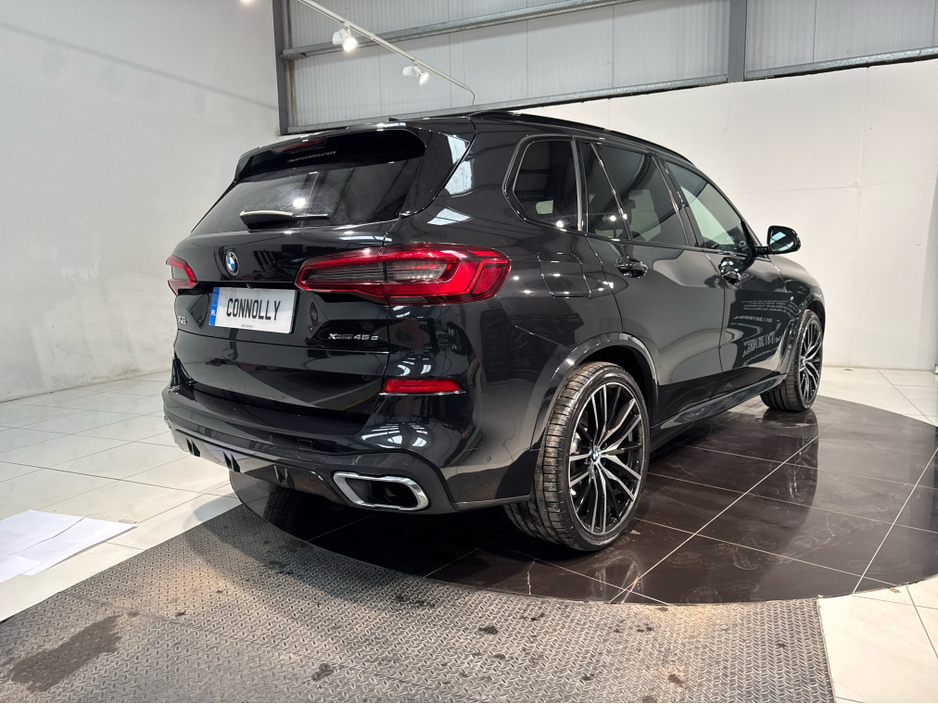 2019 BMW X5 - image 9