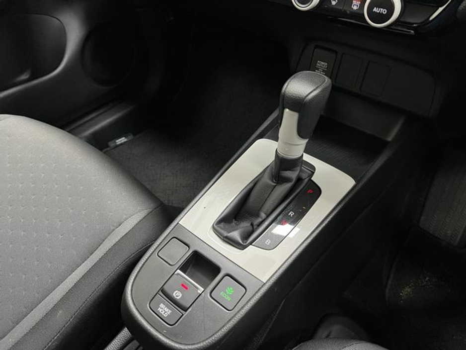 2022 Honda Fit 1.5 e:HEV BASIC Automatic, Reversing camera €17,895