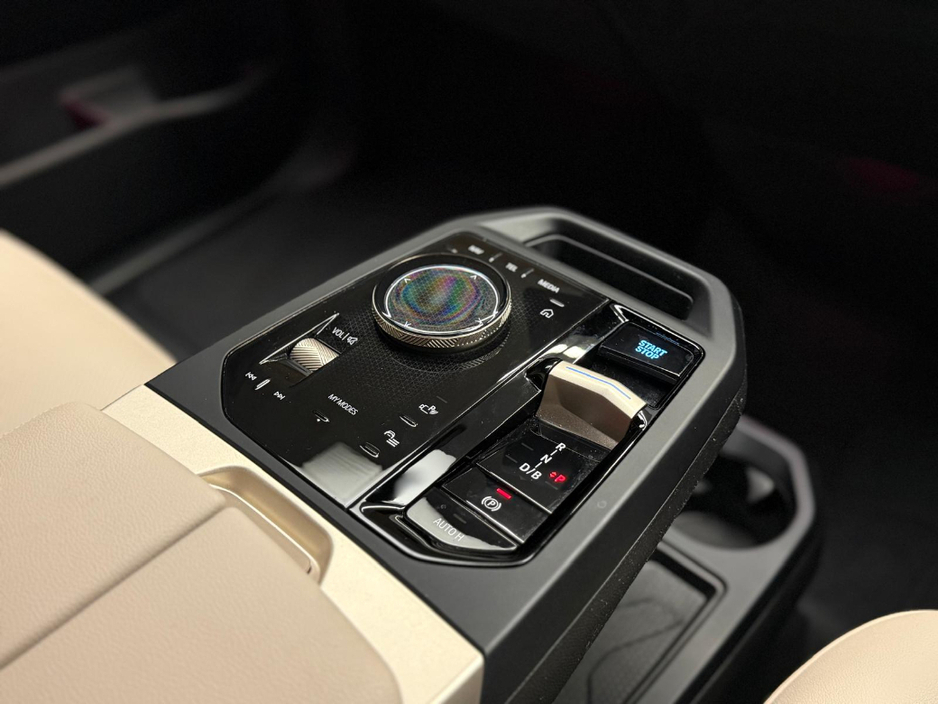 2023 BMW iX - image 19