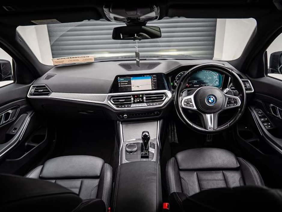 2021 BMW 3 Series 330E M SPORT €28,950
