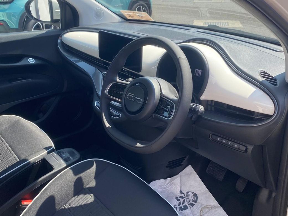 2025 Fiat 500e Icon EV 320km Range €19,950