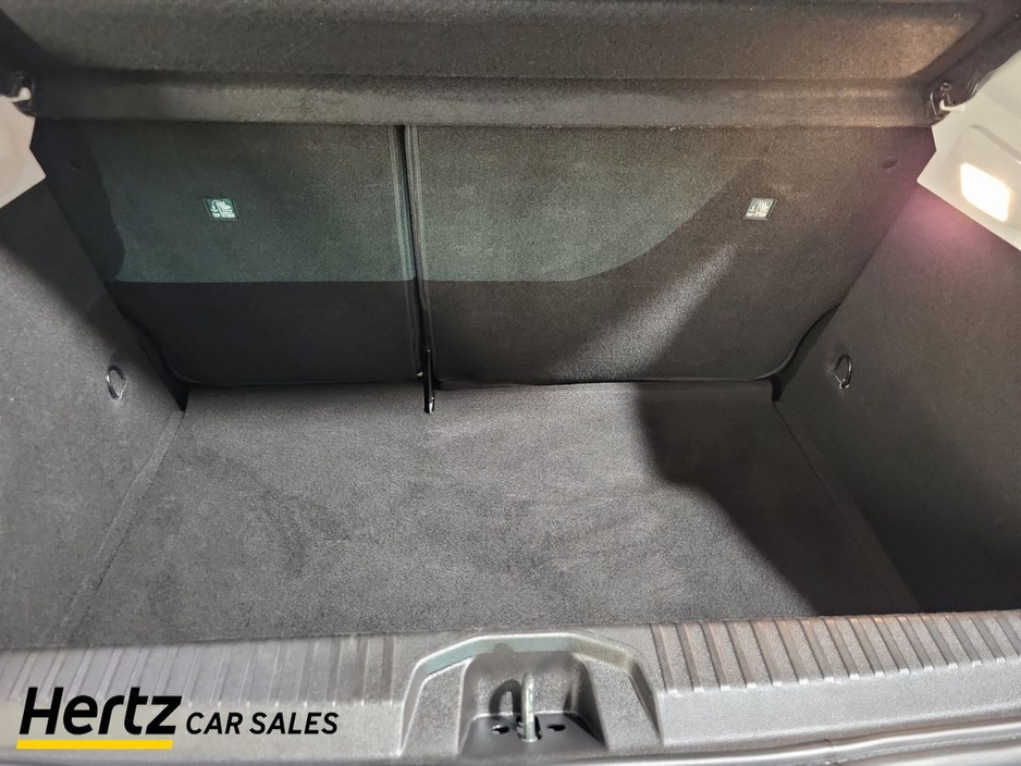 2023 Renault Clio - image 17