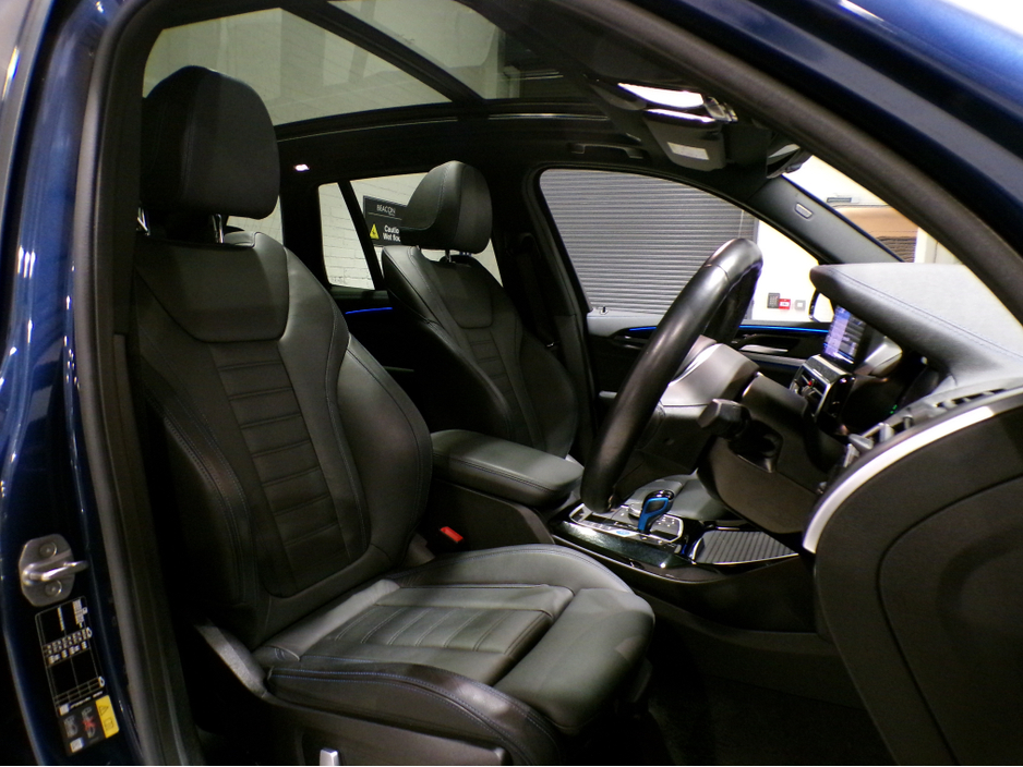 2022 BMW iX3 - image 3