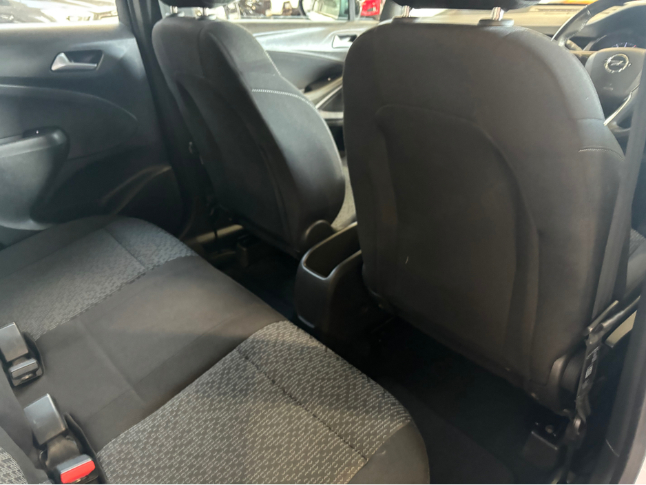 2023 Opel Crossland - image 8